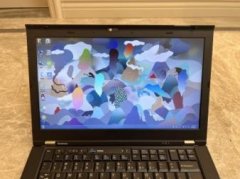 八百多的镜片，四百多的眼镜框。一千二百多买的眼镜。近视度数4