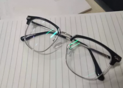 实体店购买的，实用性强，清晰度高，10元出