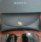 自用近视墨镜250度，因本人度数变高，忍痛低价出售