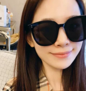 这款墨镜巨先显脸小，因长期没有开车闲置了