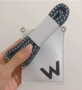 实体店买的太阳镜，绿色的，很个性，喜欢的联系我