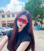 炫酷粉色墨镜，只带过不到10次，有需要的联系我