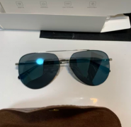 米家的太阳镜，开车带很舒服，几乎全新，只带过几次！