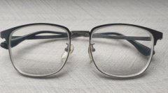 个人自用近视眼镜；钛合金半框镜架，明月镜片