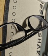 防蓝光近视眼镜，300度，全框设计，带原装盒子。镜框成色不错