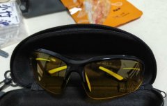 自行车骑行眼镜，一个夜骑增亮的，一个全天渐变防偏光的，19.